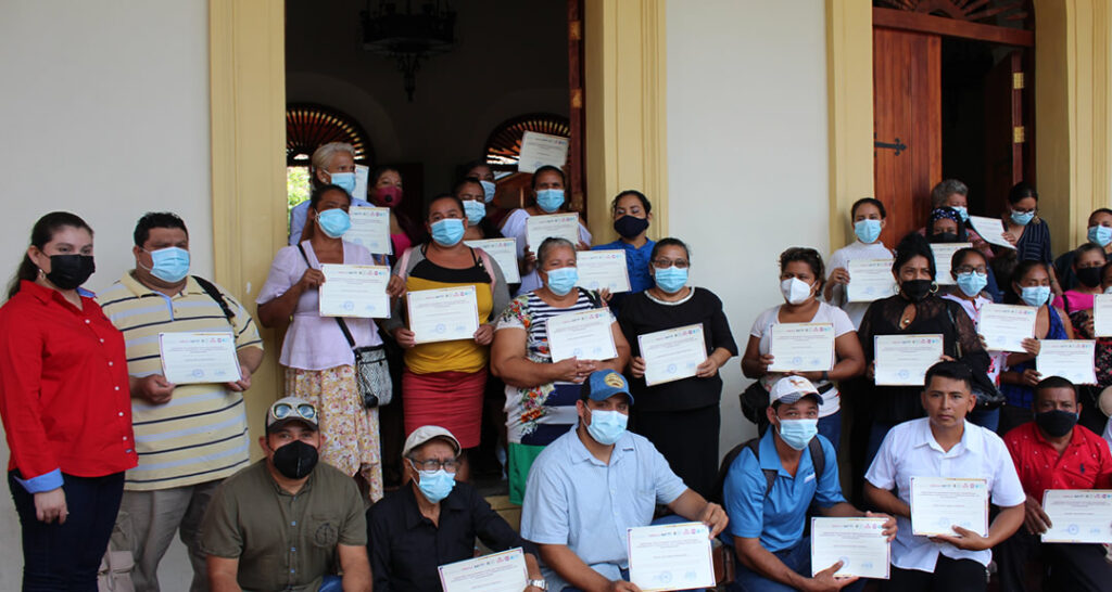 Emprendedores de Masaya, Granada y Carazo reciben certificados del Programa Nicaragua Emprende