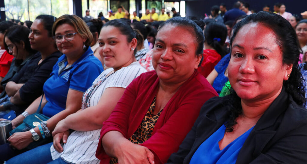 UNAN-Managua rinde homenaje a las madres universitarias
