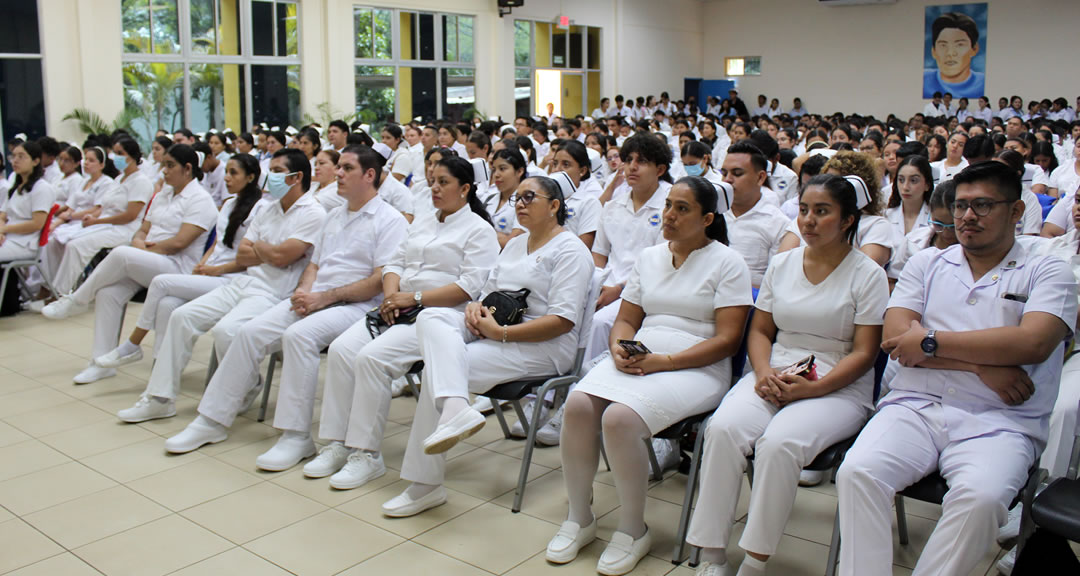 Enfermeras y enfermeros de la UNAN-Managua celebran su día