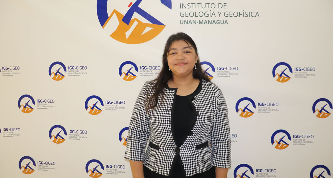 Perla Nahomy Somarriba Icabalzeta: Apasionada por las Ciencias Geológicas y comprometida con la calidad educativa