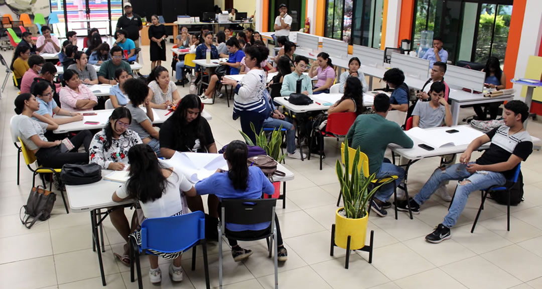 Taller de innovación para la generación de ideas creativas propicia la integración de saberes en los universitarios