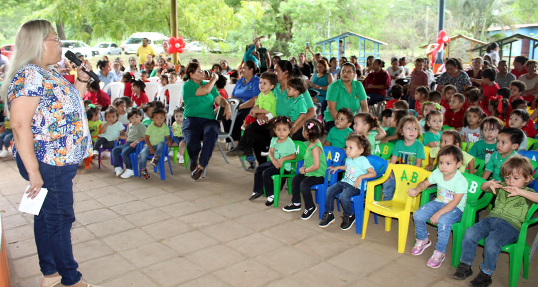 Centro Preescolar de Aplicación Arlen Siu celebra Día de la Madre