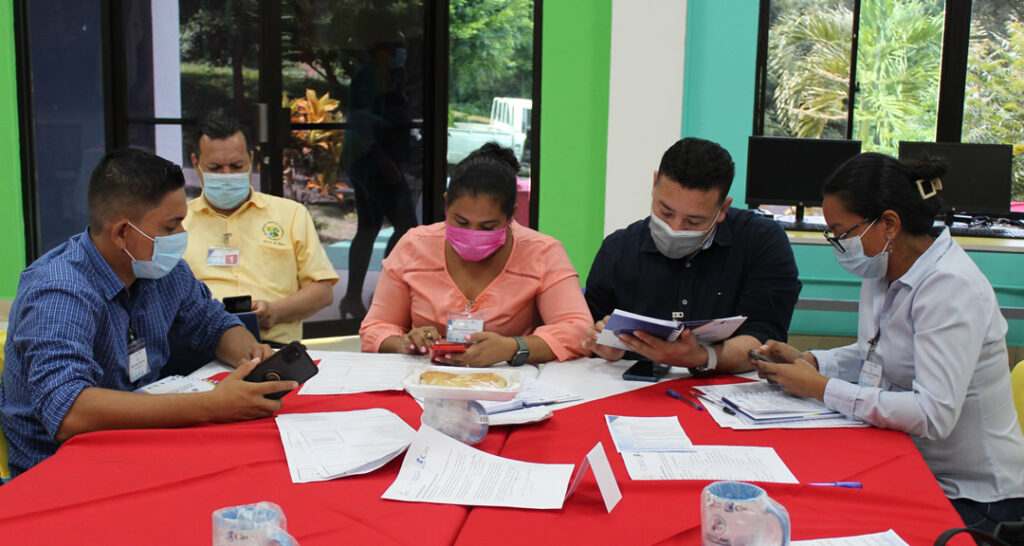 Docentes participan en capacitación especializada de propiedad intelectual