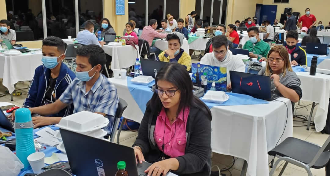 UNAN-Managua destaca con 50 propuestas innovadoras la temática de género en el Hackathon Universitario Iberoamericano