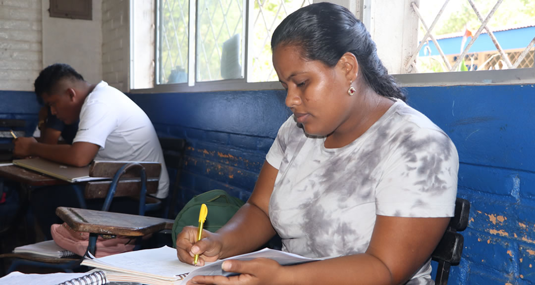 Francesca Quijano: Amor por la Literatura y el desarrollo comunitario