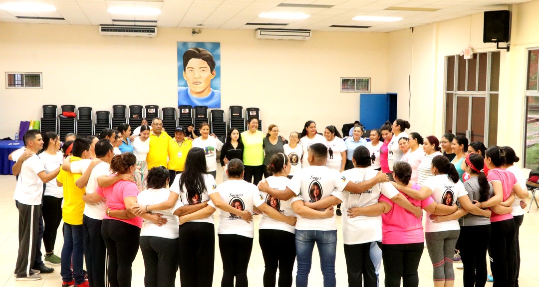 UNAN-Managua promueve el bienestar integral de su personal con taller sobre gestión del estrés