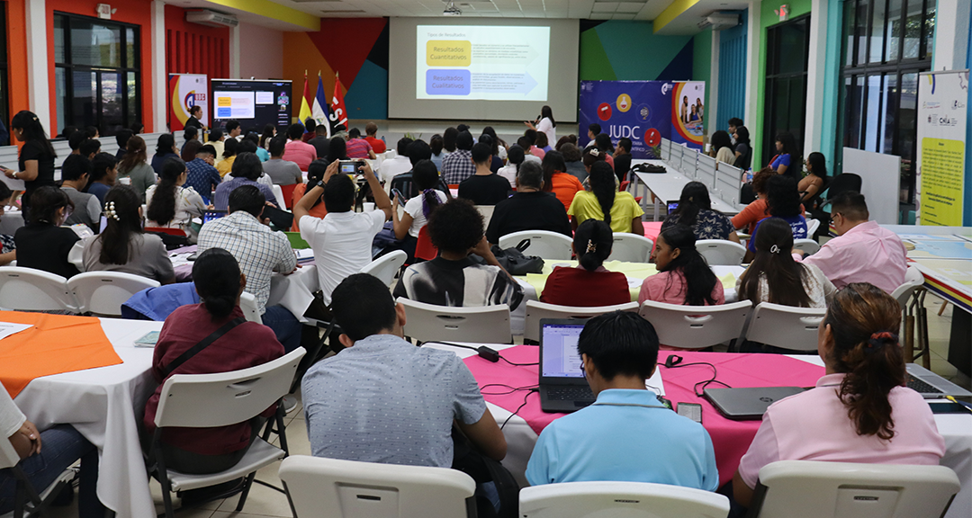 Participantes de la JUDC se capacitan en el tema de la comunicación oral y escrita8