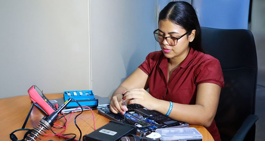 Josua Nazarita Reyes: Innovación con propósito y compromiso con el desarrollo tecnológico