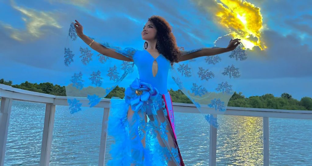 Iris Valle, una joven dedicada y comprometida con sus estudios, la danza y el modelaje