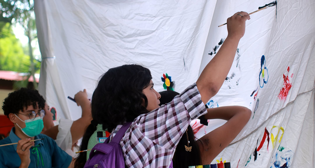 Estudiantes conmemoran el Día Mundial de la Salud Mental