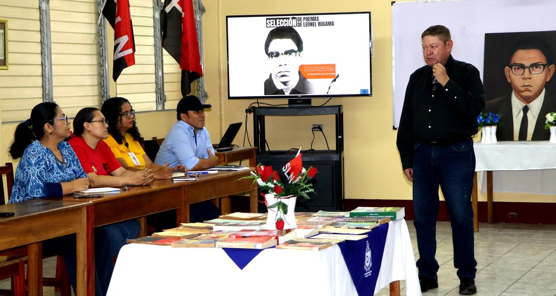 Festival de Poesía Interactiva reúne a docentes y personal administrativo en la VII Cátedra Leonel Rugama Rugama