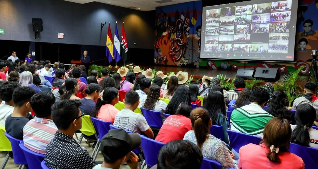 De manera presencial y virtual más de 2, 000 universitarios participan en la conmemoración del 129. ° aniversario del natalicio del General Augusto C. Sandino