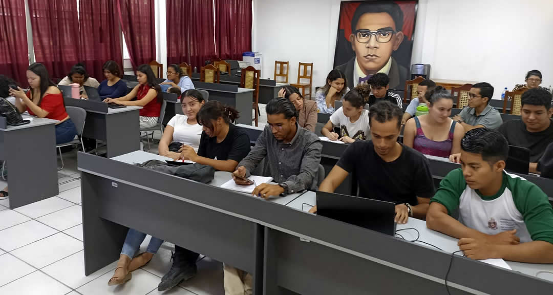 Estudiantes reciben herramientas digitales para el marketing turístico