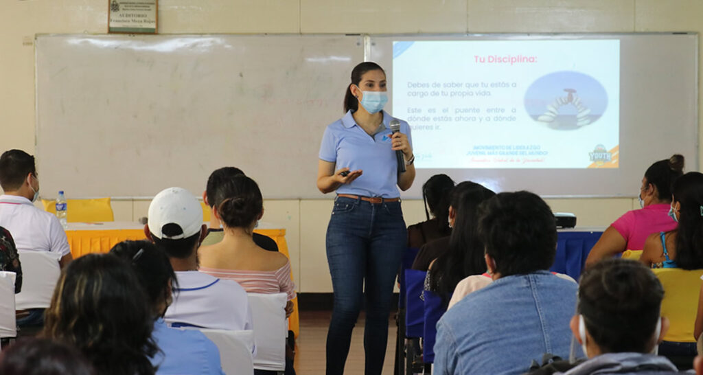 Estudiantes de Ciencias Económicas fortalecen sus habilidades blandas