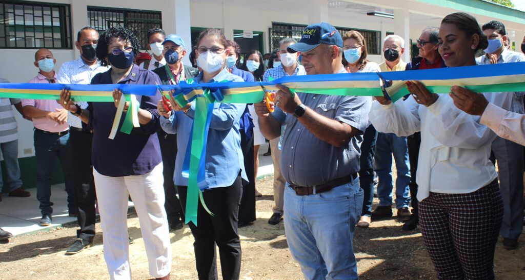 Autoridades universitarias inauguran instalaciones restauradas de la URACCAN