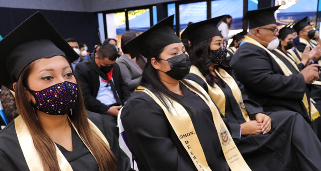 Sexta generación de profesionales de SINACAM se gradúan como licenciados e ingenieros