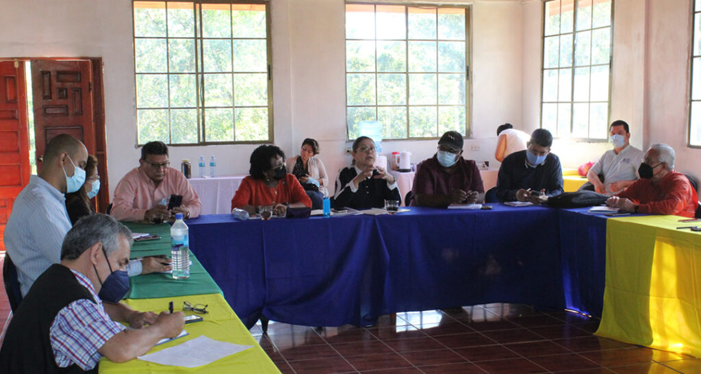 CNU y gobiernos locales crean sinergia para ampliar la cobertura educativa en la Costa Caribe