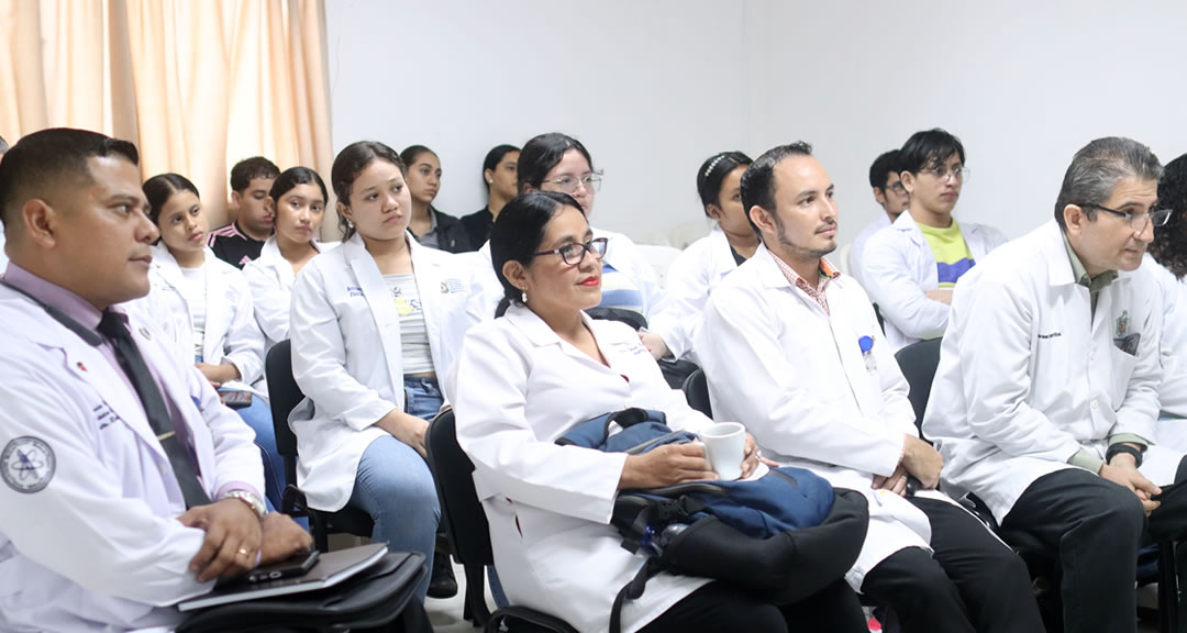 Futuros profesionales celebran Día Internacional de la Física Medica mediante conferencias especializadas