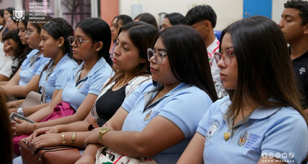 Estudiantes fortalecen sus conocimientos en Simposio Internacional de Lactancia Materna