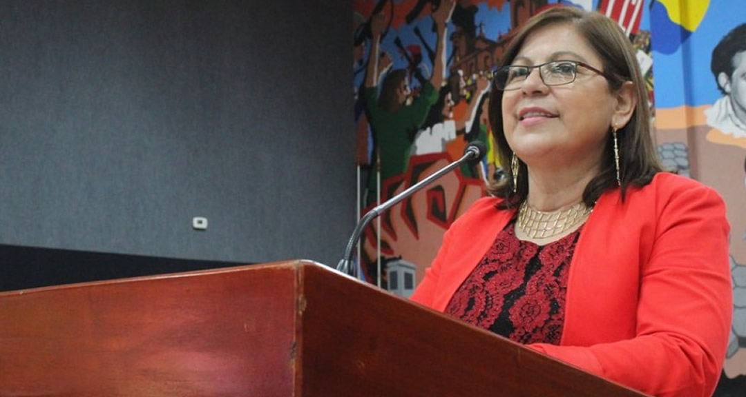 Maestra Ramona Rodríguez Pérez comparte saludo en conmemoración del Día de la Universidad Peruana