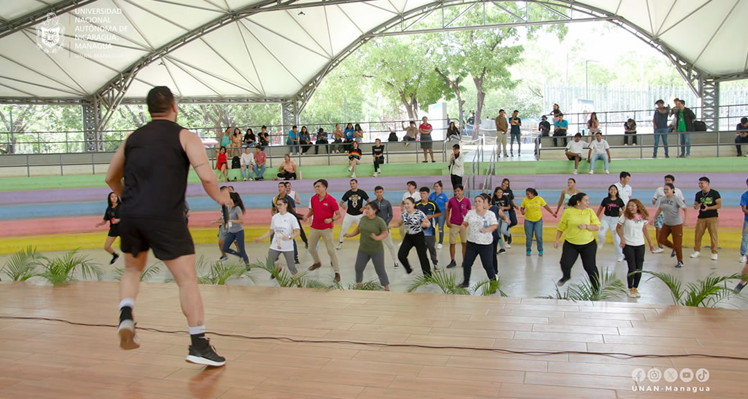 Comunidad universitaria de la UNAN-Managua participa en el zumbatón «Por una Universidad Saludable»