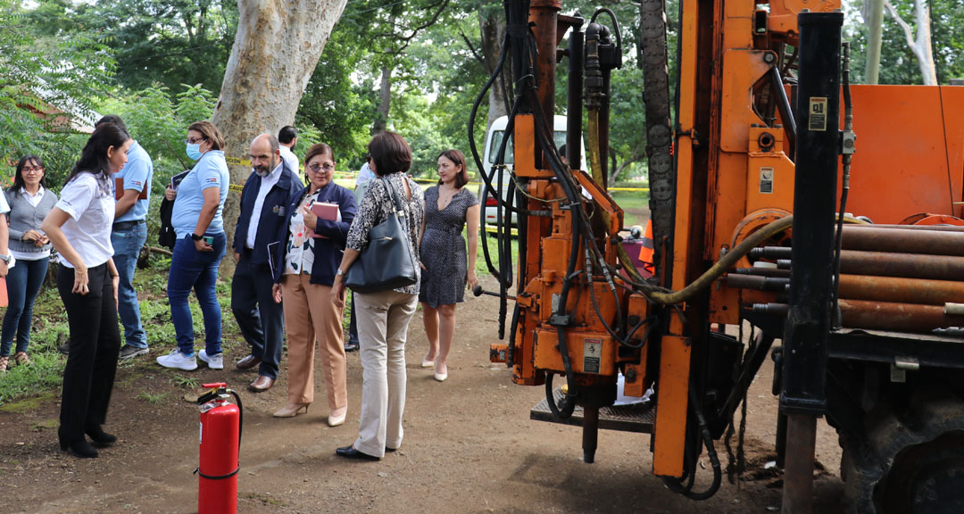 Consejo Universitario recorre las instalaciones del IGG-CIGEO, en su sesión 17-2022