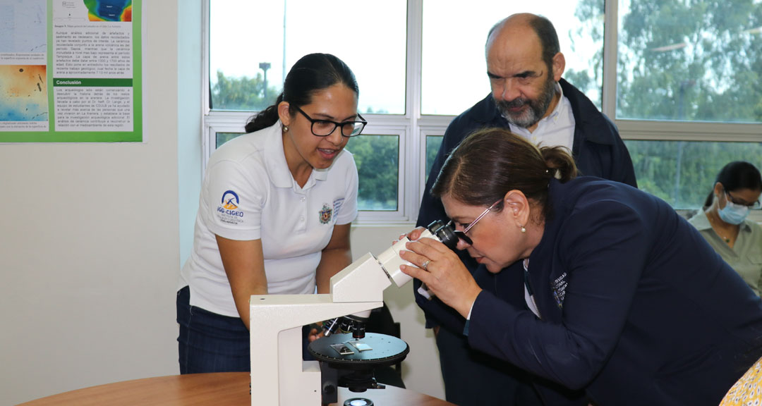 Consejo Universitario recorre las instalaciones del IGG-CIGEO, en su sesión 17-2022