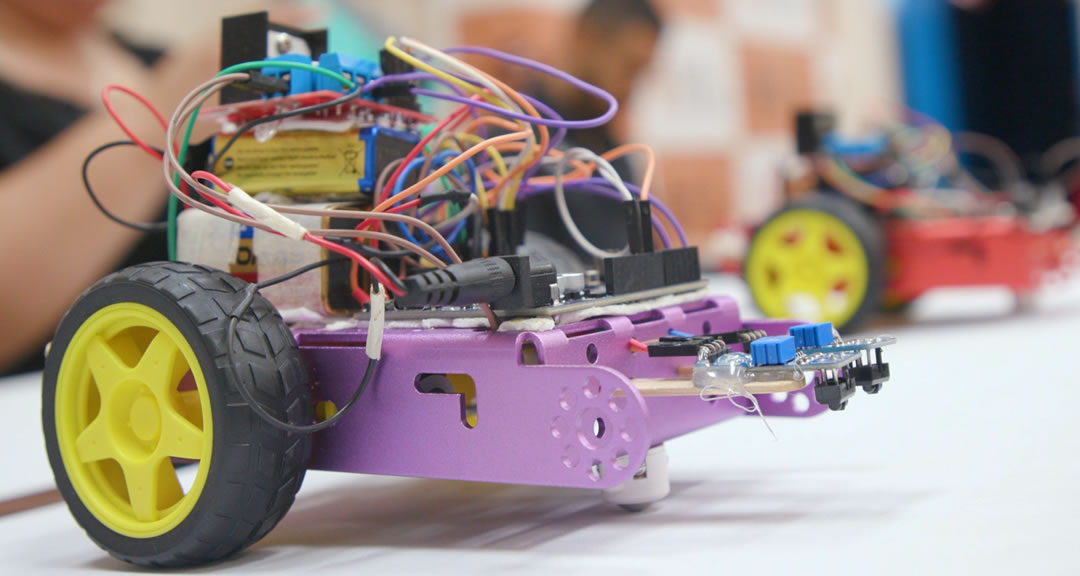 Avances tecnológicos e innovadores son presentados durante foro de robótica educativa