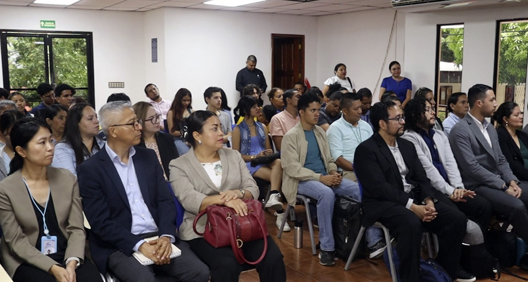 Servidores públicos de la región centroamericana inician curso sobre análisis de mercurio (2)