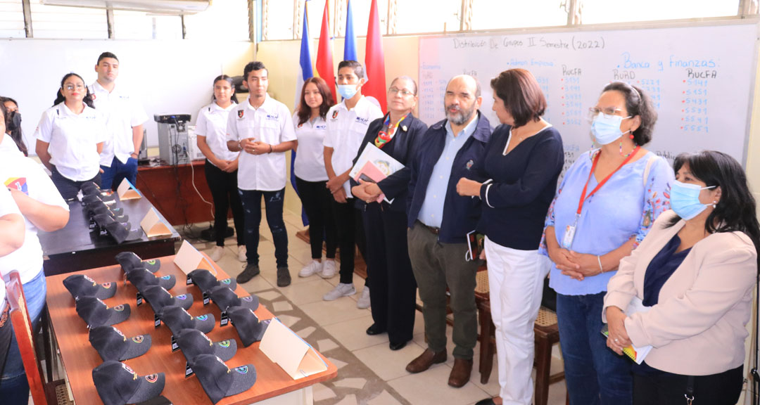 Recorrido por las instalaciones del Recinto Universitario Carlos Fonseca Amador 