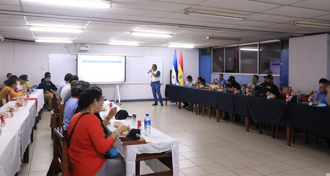 Recorrido por las instalaciones del Recinto Universitario Carlos Fonseca Amador 