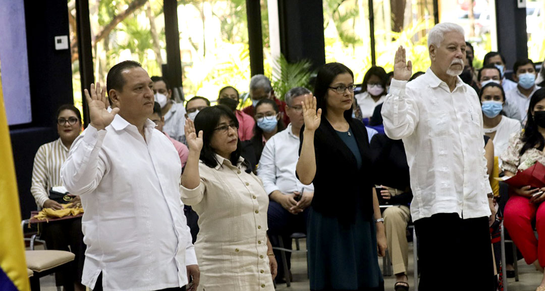 Autoridades de Rectorado toman posesión de sus cargos, periodo 2022-2026