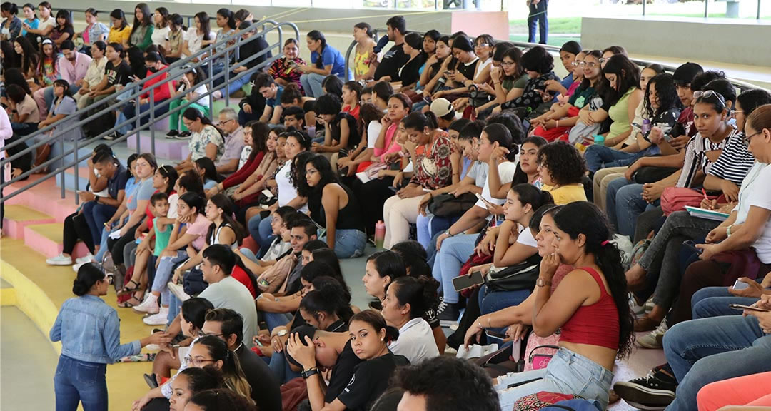 Panel enfocado en la prevención del cáncer de mama: «Tu valentía es más fuerte que el cáncer»