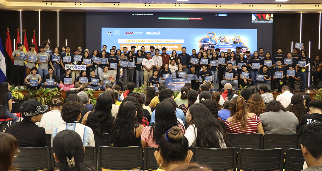 UNAN-Managua reconoce notable representación de sus equipos en el Hackathon Nicaragua Kronox (7)