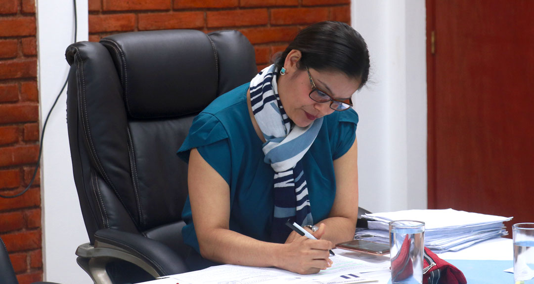 Vicerrectora de Gestión del Conocimiento y Vinculación Social, máster Dayra Yesenia Blandón Sandino en sesión 20-2022 