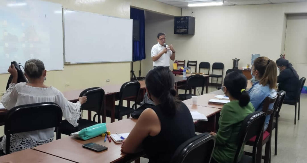 Ciencias Médicas realiza taller sobre VIH