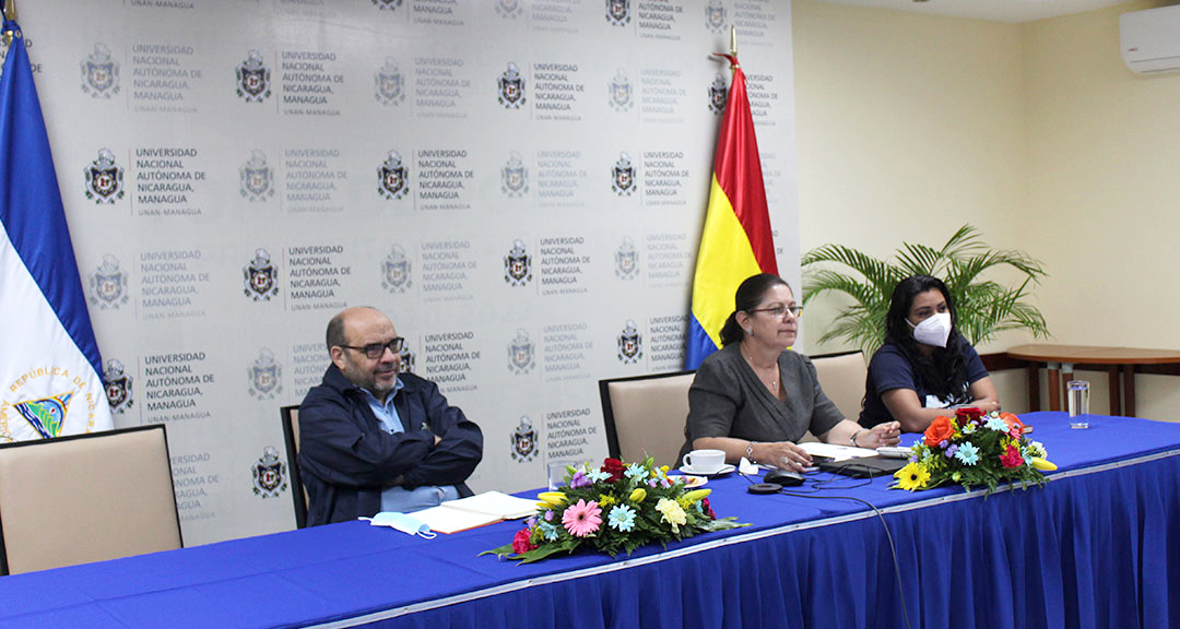 Participan en la CXV sesión del CSUCA: Dr. Luis Alfredo Lobato, Secretario General, maestra Ramona Rodríguez, Rectora de la UNAN-Managua; Br. Andrea Ferrufino, Presidenta de la UNEN UNAN-Managua