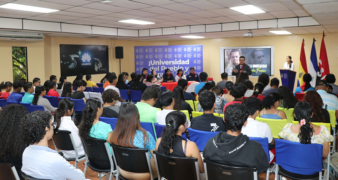 Juventud universitaria celebra panel sobre el Legado del comandante Carlos Fonseca Amador como fundamental capital moral del FSLN