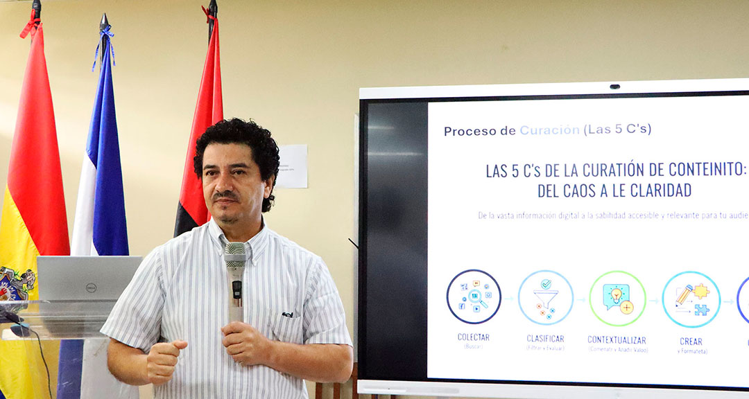 Aordan en foro la labor docente ante los avances tecnológicos