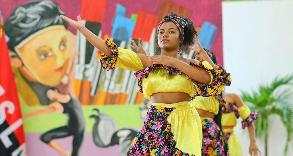 Comunidad universitaria celebra Autonomía de la Costa Caribe Nicaragüense con festival artístico
