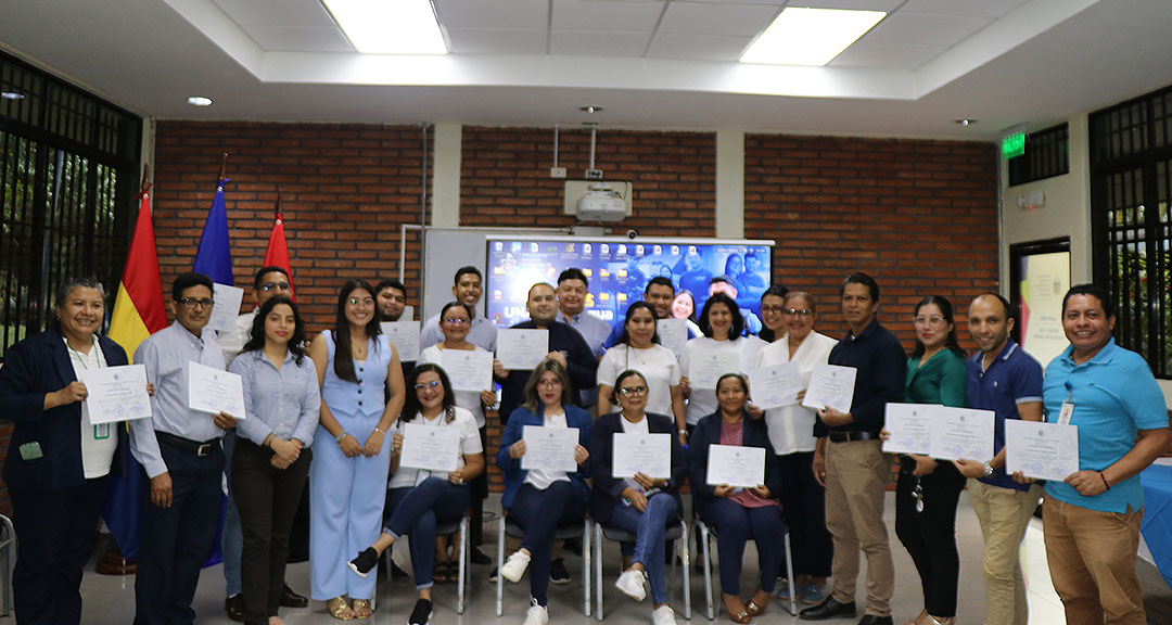 Docentes fortalecen sus capacidades en el dominio de Excel para la gestión académica
