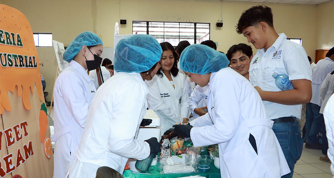 Productos innovadores son presentados en Feria Agroindustrial de la UNAN-Managua/CUR-Matagalpa