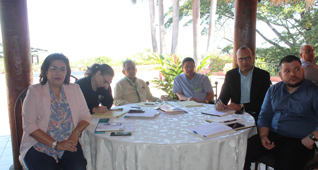 Participantes en el taller de gestión de la calidad y del establecimiento del modelo de educación centrada en el aprendizaje, organizado por el CNU.