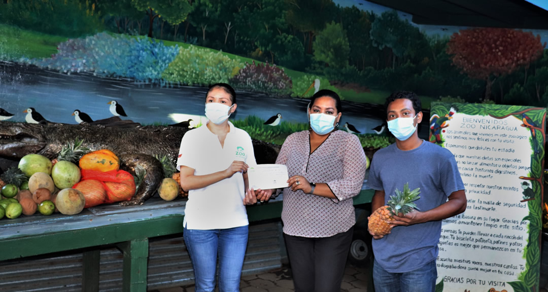 Voluntariado universitario entrega donativos al Zoológico Nacional