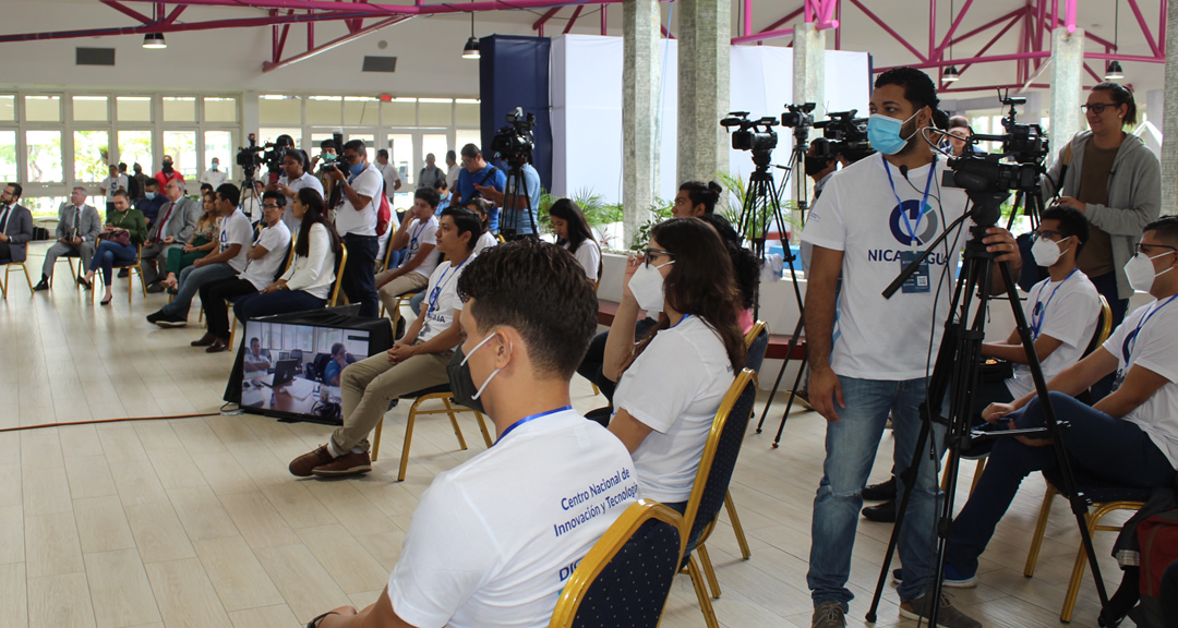 Acompañaron en el lanzamiento del CI Nicaragua miembros del cuerpo diplomático acreditado en Nicaragua, jóvenes de los equipos de innovación tecnológica, delegados de instituciones, entre otros.