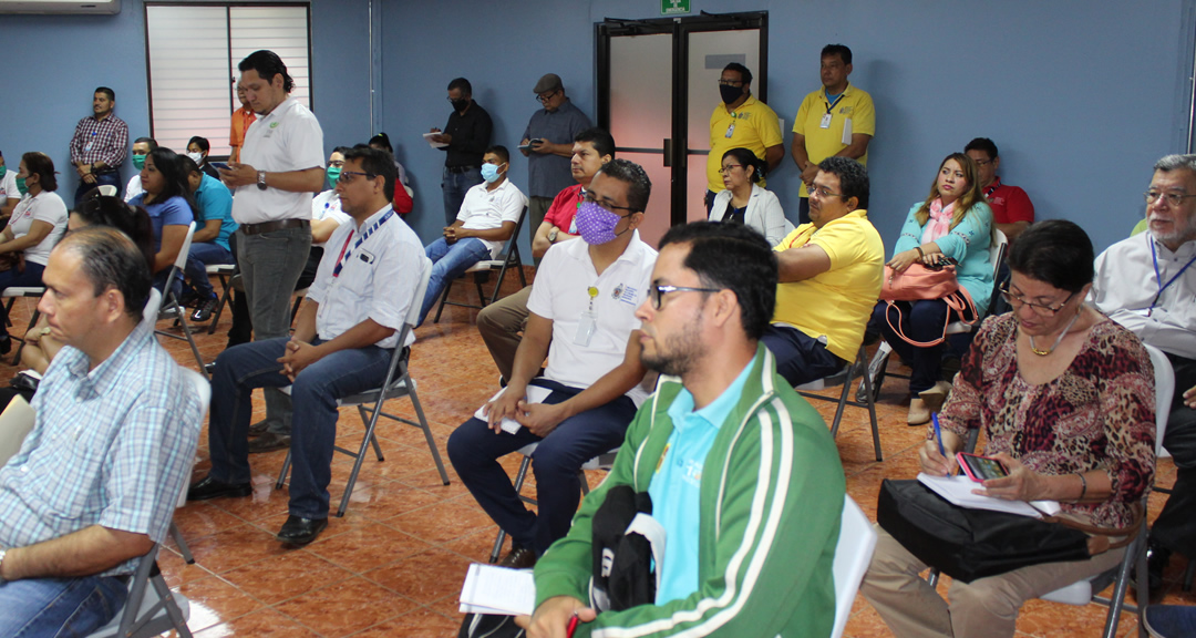 Acompañaron esta actividad académicos de la UNAN-Managua y colaboradores de M&R Consultores