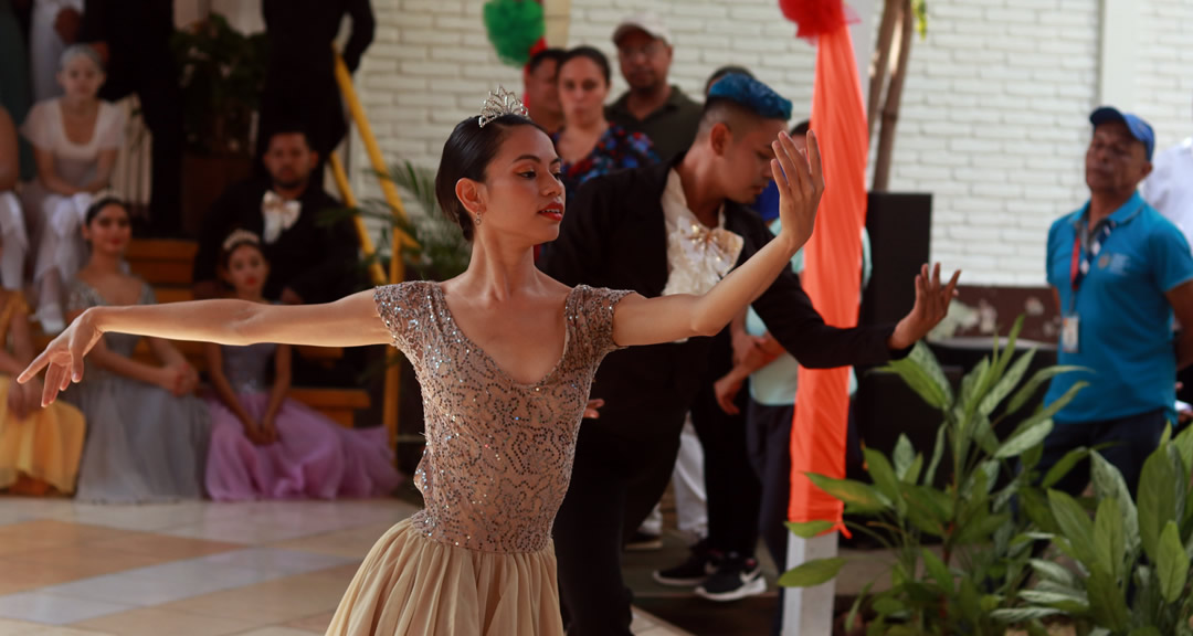 Gala cultural universitaria en homenaje a Rubén Darío.