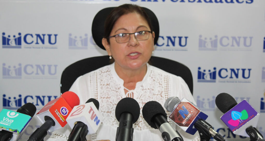 UNAN-Managua fortalece el currículo por competencia