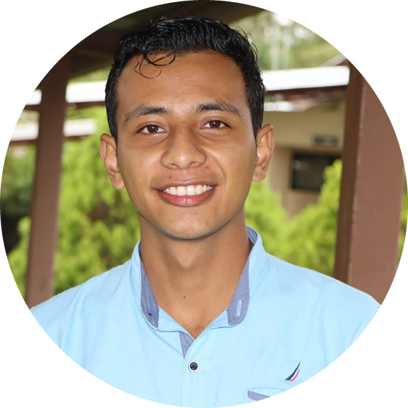 Lexer Roberto, un estudiante y docente normalista que cultiva su talento literario en la UNAN-Managua/CUR-Estelí