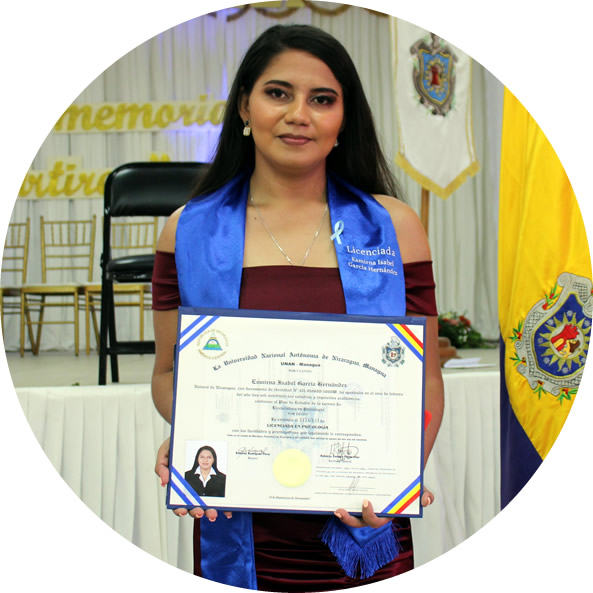 Esmirna Isabel García Hernández, mejor graduada de la promoción 2018-2023 de la FAREM-Estelí